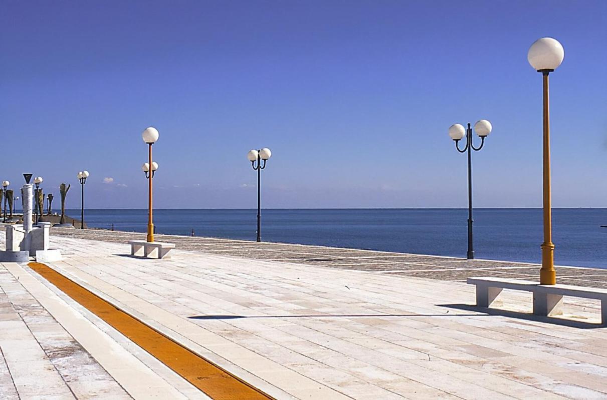 Stella Marina Jonica 1Km Vom Strand Mit Terrasse Apartment Policoro Exterior photo